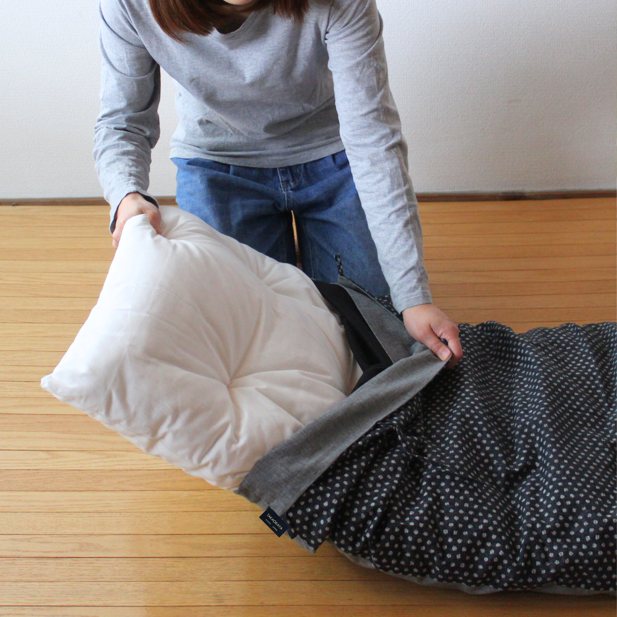 Design: Reversible | Color: Arare Black (Front) x Kamiyagami (Back)