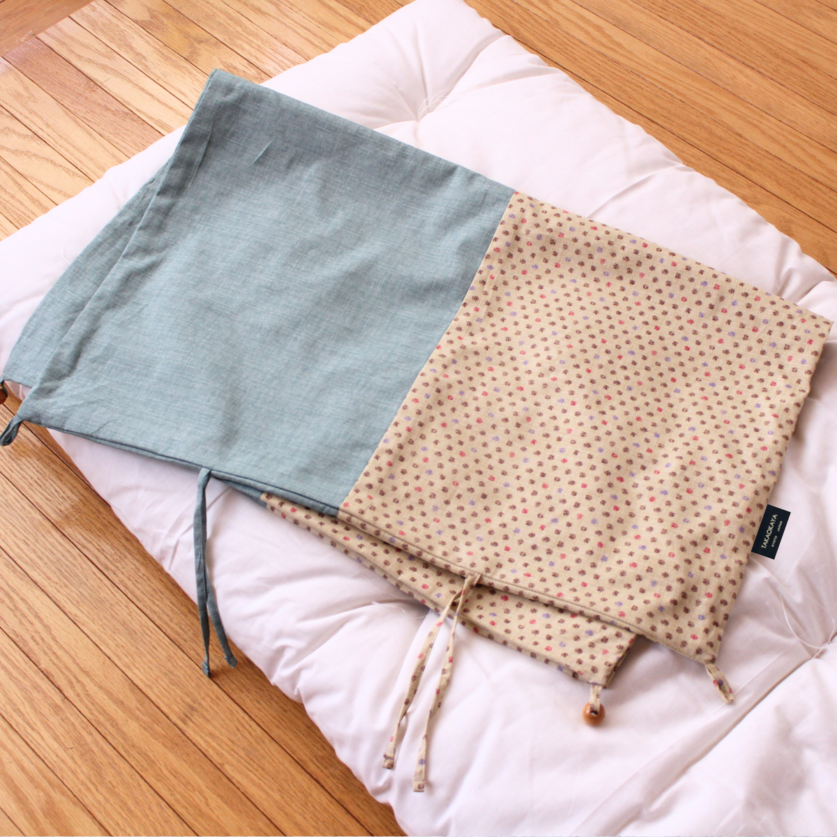 Design: Two-Tone | Color: Sanshoku Arare x Kinutaseiji
